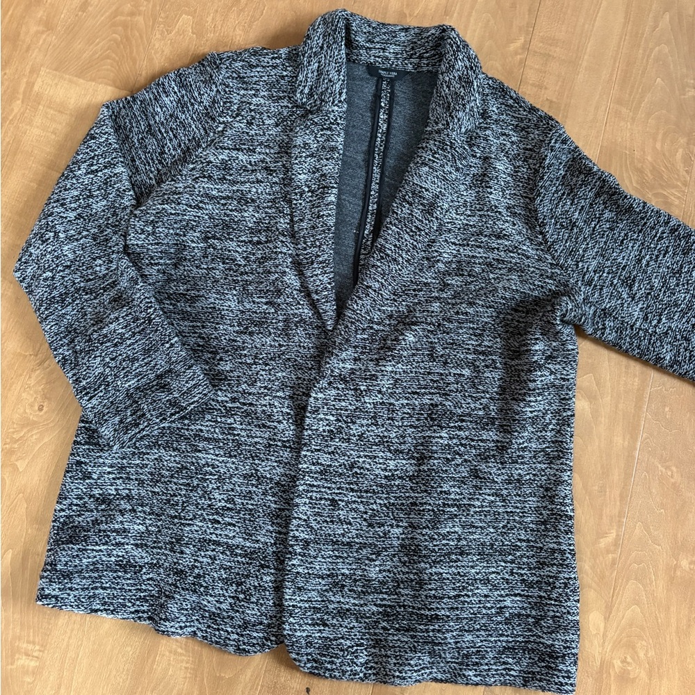 Simply Vera Women's Black and White Knit Jacket